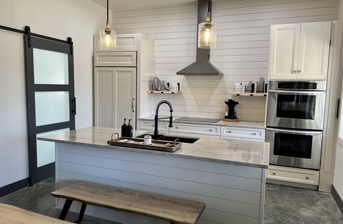 Perry County House | Cozy Country Getaway Cabin Barndominium on 115 wooded acres