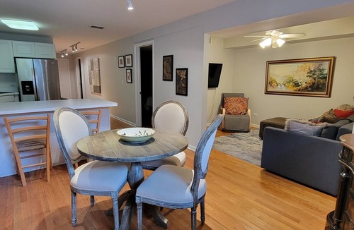 Wrightwood Neighbors Apartment | Cozy Depaul/Wrigley Garden Condo +FREE Parking!