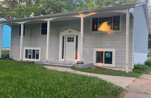 Rockford House | Cozy home in Rockford nSleeps 8