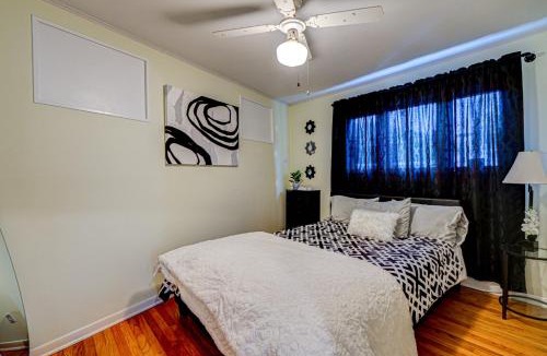 Highland Hills House | Cozy Home Sleeps 10 Lombard Chicago Suburb