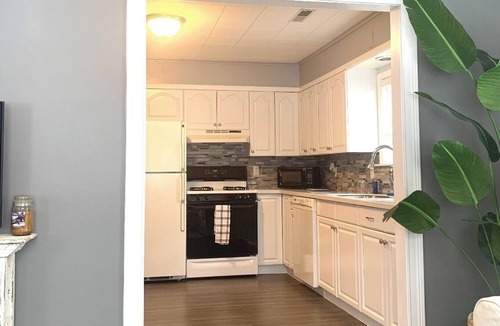 Quincy House | Cozy House on Collage Street