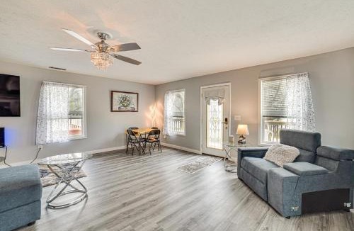 Rome House | Cozy Illinois Retreat with Home Gym and River Views!