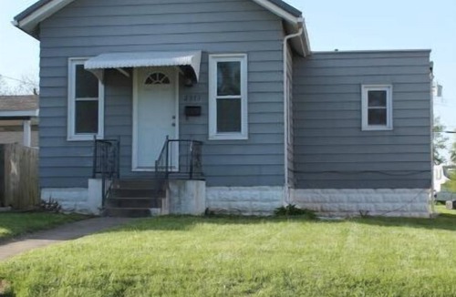 Quincy House | Cozy little cottage in the heart of the Gem City