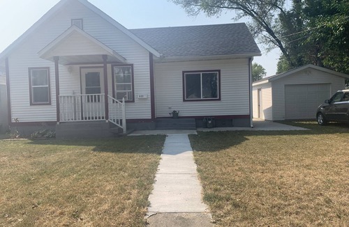 Ottawa House | Cozy little house walking distance from downtown Ottawa - Window air units