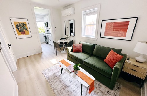 Evanston Apartment | Cozy Neighborhood Escape: Near Northwestern-Chicago-Beaches & More