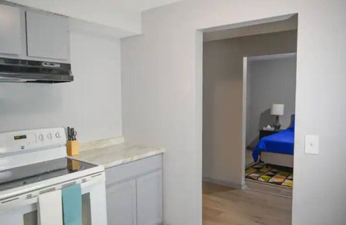 West Ridge Apartment | Cozy North Side Chicago Studio APT for Exploring