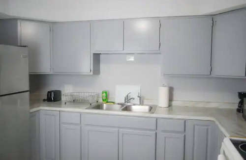 West Ridge Apartment | Cozy North Side Chicago Studio APT for Exploring