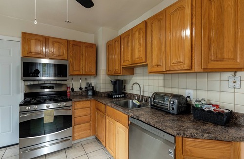 Wethersfield House | Cozy & Peaceful- gated yard, minutes from Hartford