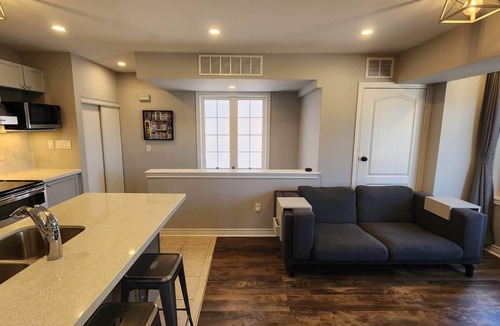 Markham House | Cozy Private Detached entire Coach House
