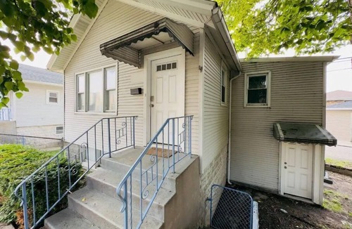 Bridgeport House | Cozy, Quiet, Riverwalk Sanctuary