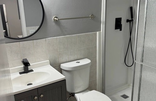 Franklin Park Apartment | Cozy Retreat Near O'Hare,Free Parking