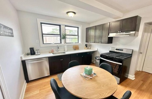 West Ridge Apartment | Cozy Retreat, Prime Location Near Loyola & Beach!