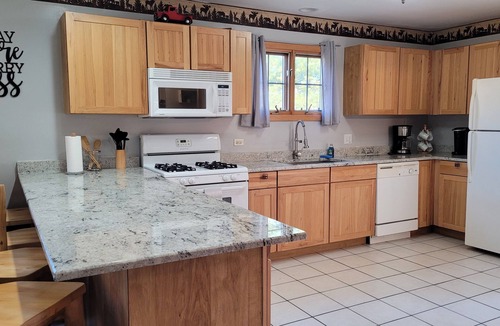 Oglesby House | Cozy Retreat Villa. WIFI. Close to Starved Rock & Matthiessen Parks. Amazing!