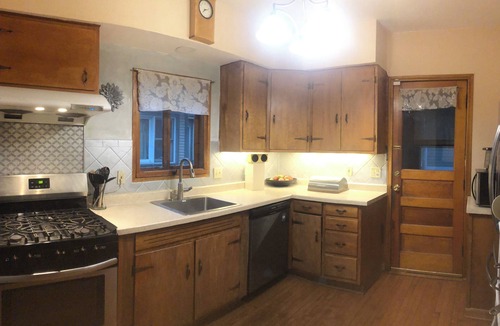 Oak Park House | Cozy shared Oak Park home away from home