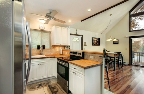 Bushkill Ski Chalet | Cozy ski retreat on Shawnee mountain Pet friendly