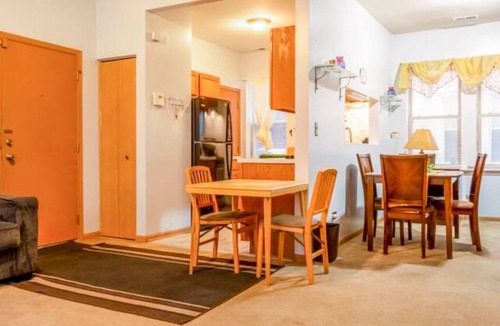 South Shore Condo | Cozy Southshore Condo