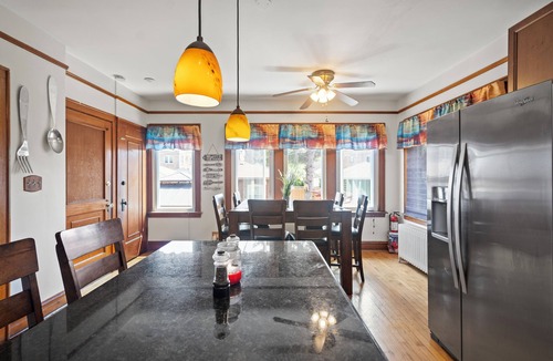 Berwyn House | Cozy & Spacious 2-bedroom Oasis in welcoming Berwyn with WiFi+POOL table