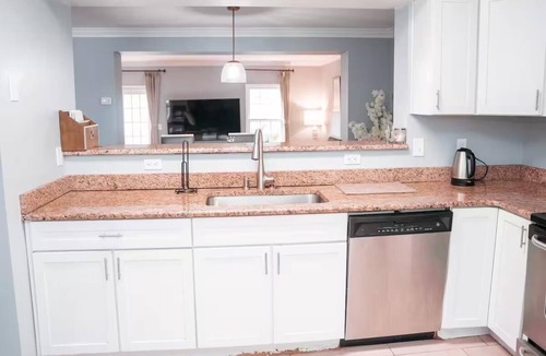Springfield House | Cozy Springfield Townhome/WIFI/Pet Friendly