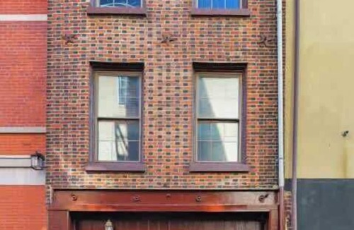 Old City Apartment | Cozy Studio Retreat in Philadelphia