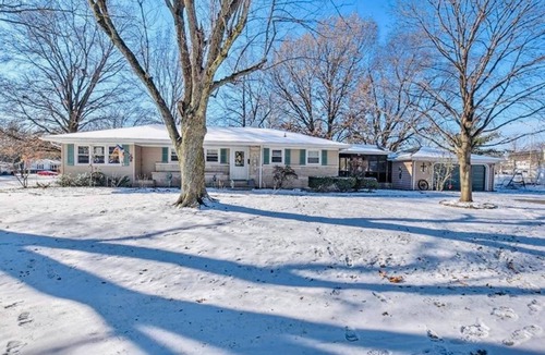 Decatur House | Cozy, stylish spot with great amenities—walk to food, shops & 15 min DEC airport