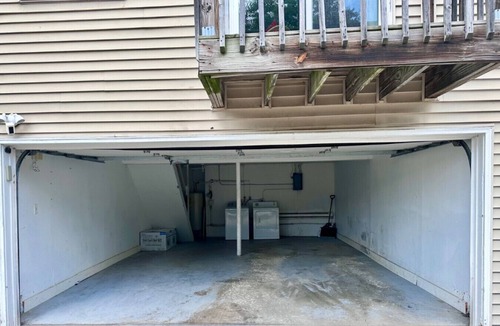 Yorkville Apartment | Cozy Townhome w/King Beds Fast WIFI Hiking Kayak