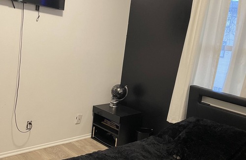 Bolingbrook House | Cozy Two Level 2 Bedroom Townhome