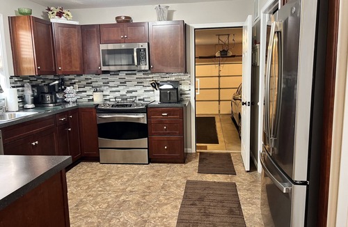 Bradley House | Cozy, updated 2 BR 2 BA home with 2 car attached garage.