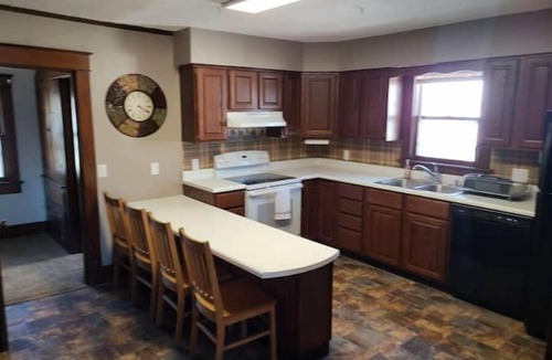 Carthage Apartment | Cozy upstairs bungalow