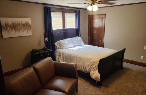 Carthage Apartment | Cozy upstairs bungalow
