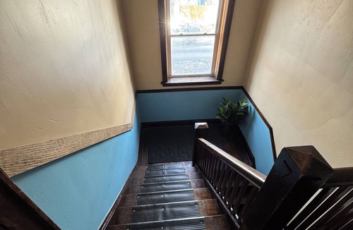 Gage Park Apartment | Cozy Urban Retreat Near Midway – Perfect for Travelers!