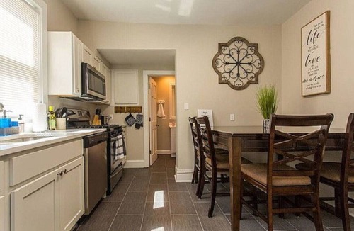Libertyville Apartment | Cozy W Front Porch DT Libertyville near Naval Base