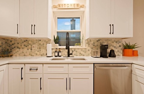 Hillside House | Cozy Westchester Retreat Near Chicago & Parks | LCP Collection