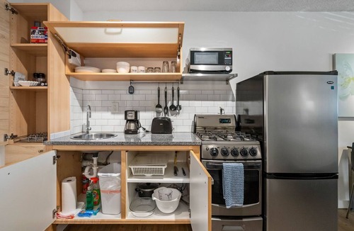 Brookwood Apartment | (CPD) Safe + Clean Studio World Cup Smart Choice for Solo Stays