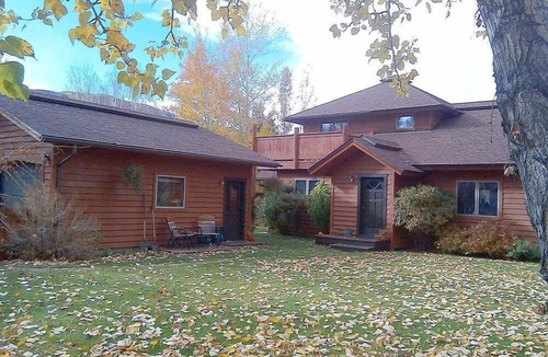 Hailey House | Creekside on Quigley - 3BD Private Home on Trails + Hot Tub