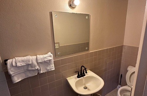 Washington Hotel | Crestview Motel Inc