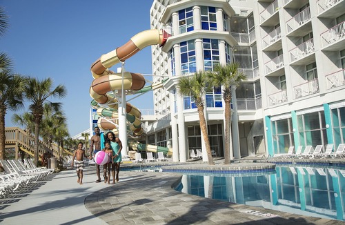 Myrtle Beach Hotel | Crown Reef Beach Resort and Waterpark