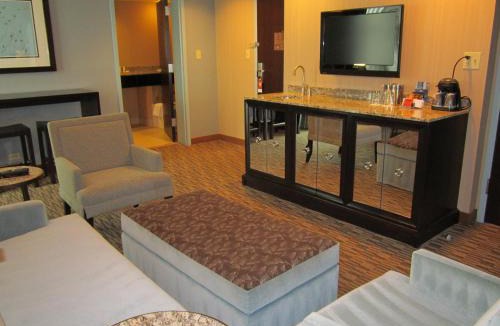 Glen Ellyn Hotel | Crowne Plaza Hotel Glen Ellyn/Lombard by IHG
