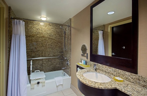 Glen Ellyn Hotel | Crowne Plaza Lombard Downers Grove by IHG