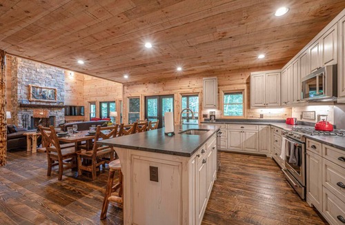 Ellijay Cabin | Custom built mountain house on trout stream with tons of privacy & hot tub.