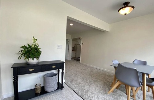 Moline House | Cute 2bed room bring lots of energy place to get away !