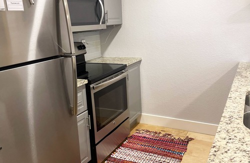 North Loop Apartment | Cute Condo in North Loop