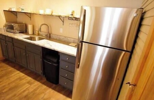Grafton House | Dagget Hollow - Illinois Suite