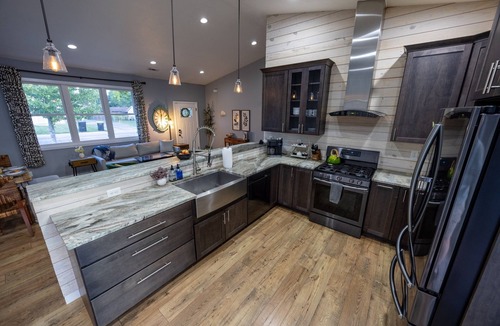 Normal House | Daisy Lane | Hot Tub | Heated Pool | Pool House