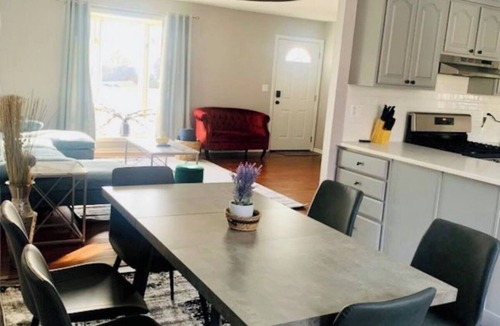 Darien House | Darien Delight - Single Level Ranch