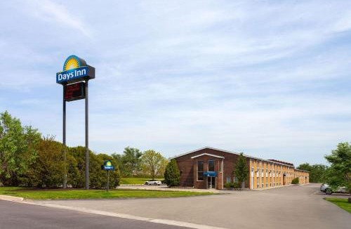 Cherry Valley Hotel | Days Inn by Wyndham Rockford I-90 Casino District