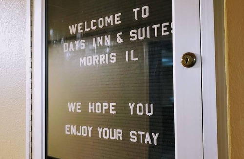 Morris Hotel | Days Inn & Suites by Wyndham of Morris