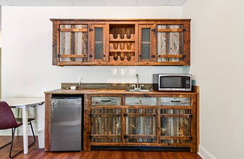 Macon House | Deep Water, Heated Pool, Firepit, Deep Water, Kayaks, Pool Table, Sundeck