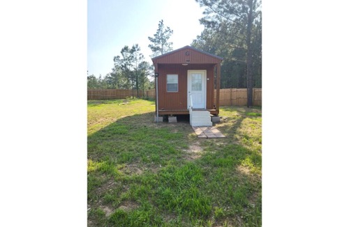 Overton House | Delightful kitchenette style tiny homes.