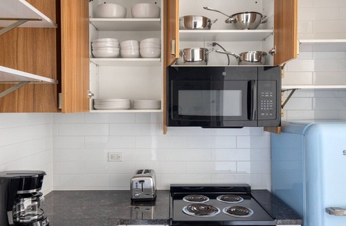 Uptown Apartment | Delightful Uptown 1BR w/ Indoor Pool, 2 Blocks to Beach, by Blueground