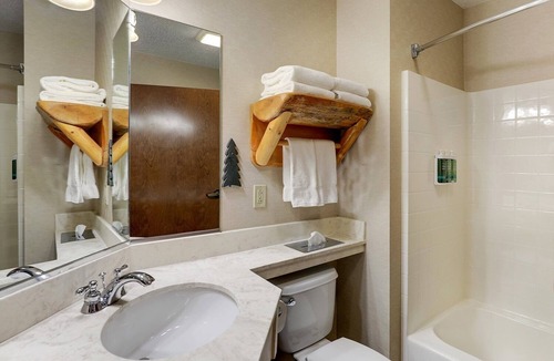 Moline Hotel | Deluxe 2 Queen Stoney Creek Quad Cities, Work Desk, Pool | 3 Units